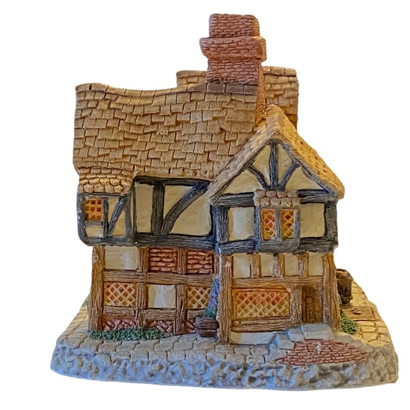 Vintage Naturecraft Figurine Stratford Tavern # 41 by Peter Tomlins 1985 - Picture 5 of 10